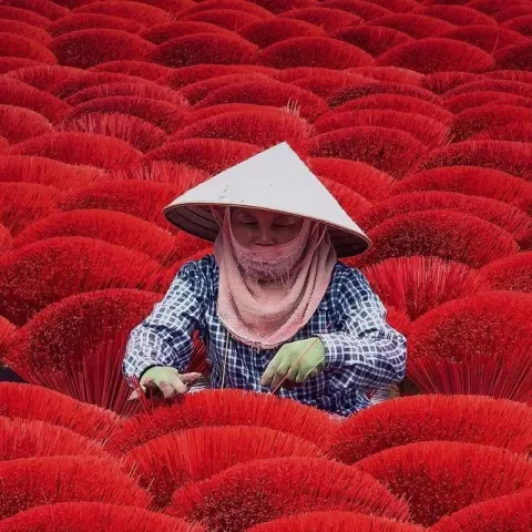 Cam Phu Cau Incense Village: A Photography Guide