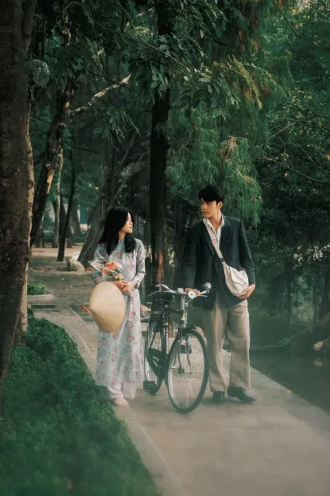 Hiring a Private Photographer in Hanoi: Rates, Routes, and What to Expect (2026 Guide)