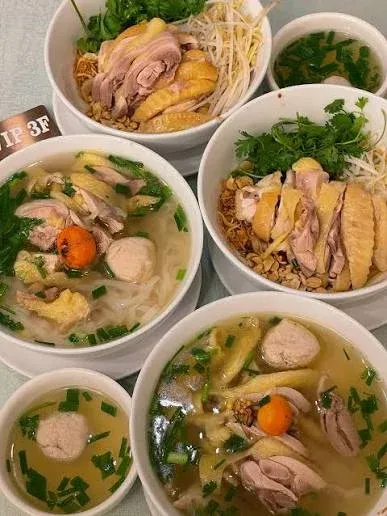 Huyen Huong chicken noodles soup - One of the priciest chicken pho spots in Hanoi