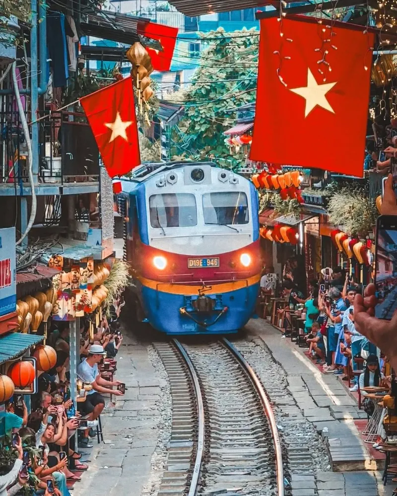 Hanoi Train Street in 2026: Is It Open, Is It Safe, and Where to Photograph It